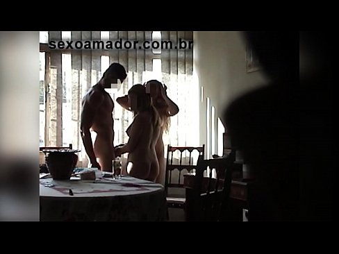 ❤️ Секс друзі запрошують гіганта і втрьох з ним ☑ Порно у нас